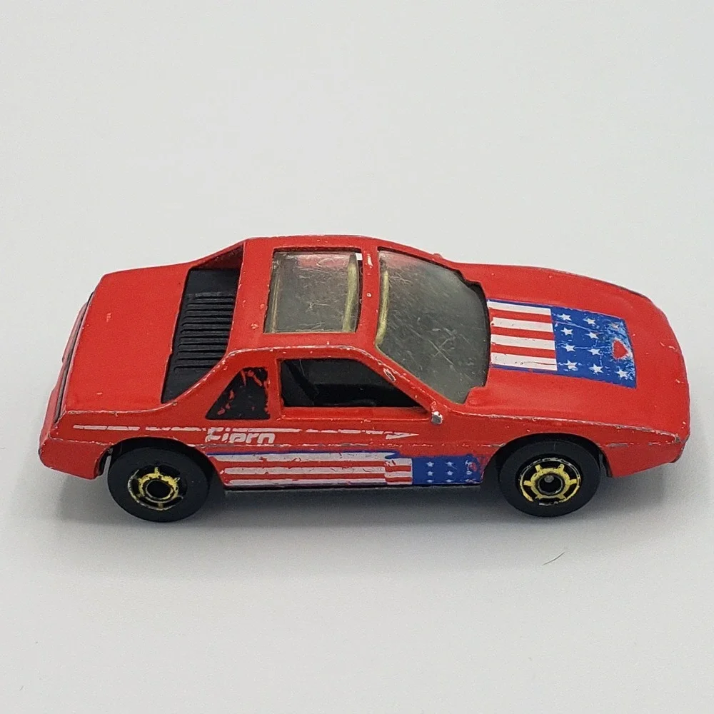 Vintage Hot Wheels Diecast GHO Gold Hot Ones Flag Red 1984 Pontiac '59 Fiero 2M4